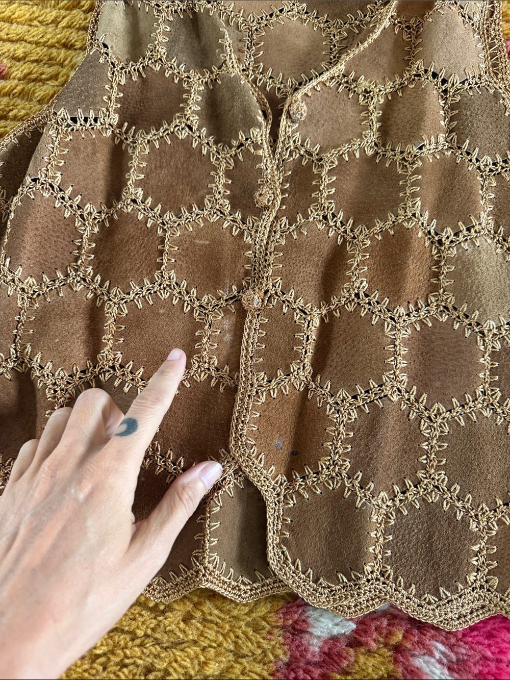 Vintage crochet suede leather vest - Picture 4 of 5